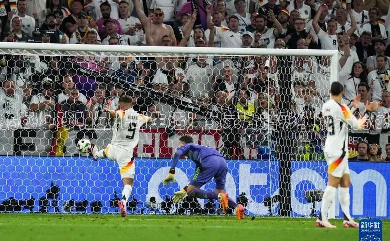 注册k1体育中海达揭秘足球明星儿时生活！纪录片精彩细节大揭秘