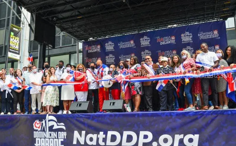 运动赛事的时尚使者：顶级运动赛事主持人制服设计